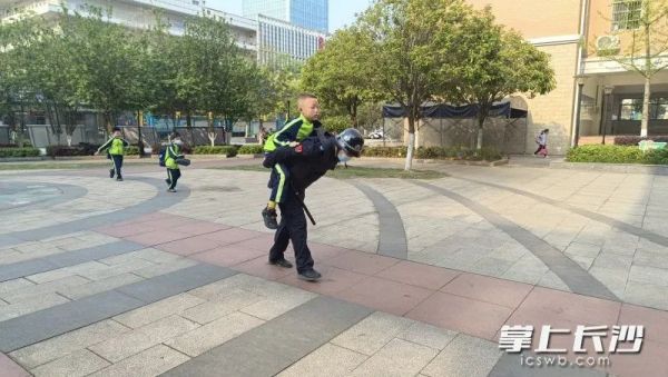 长沙红光保安服务有限公司,长沙安保服务,长沙安全服务,长沙非武装押运,劳务派遣服务 长沙红光保安服务有限公司,长沙安保服务,长沙安全服务,长沙非武装押运,劳务派遣服务