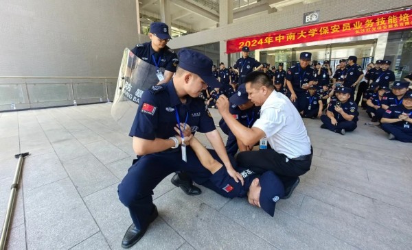长沙红光保安服务有限公司,长沙安保服务,长沙安全服务,长沙非武装押运,劳务派遣服务 长沙红光保安服务有限公司,长沙安保服务,长沙安全服务,长沙非武装押运,劳务派遣服务